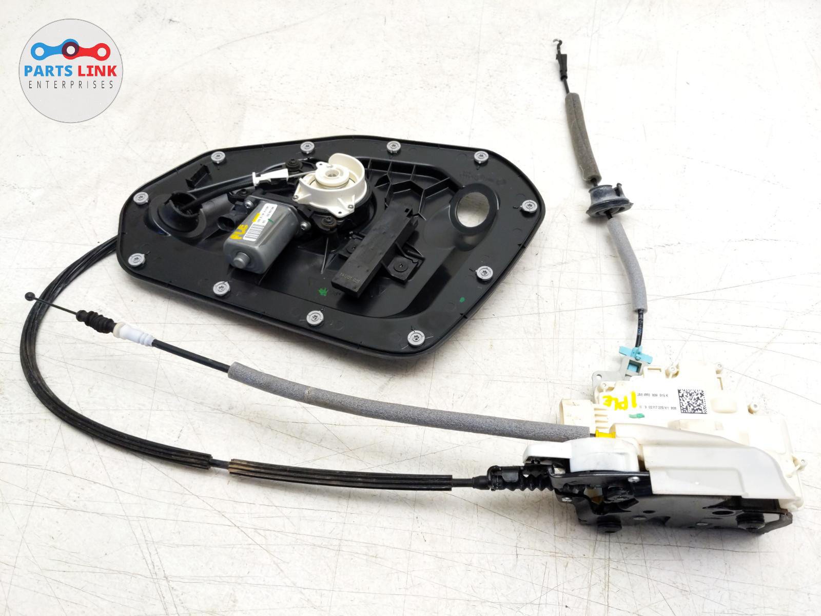 2016-20 BENTLEY BENTAYGA REAR LEFT DOOR LOCK LATCH ACTUATOR MOTOR ASSEMBLY 636