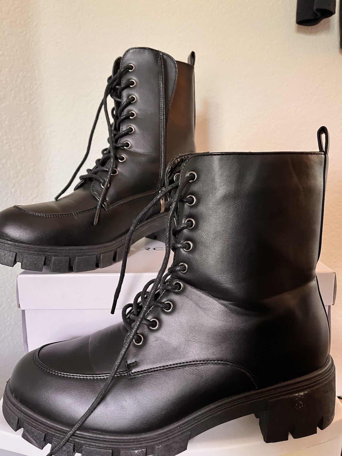 Combat Boots Size 9.5 Black Faux Leather, Lace-Up, Zipper,Platform-image