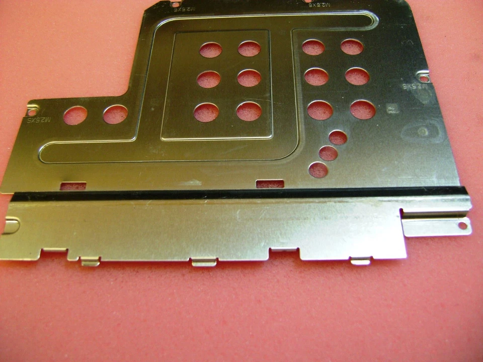 Dell Inspiron 2200 Laptop G9695 0G9695 CPU Heat Shield Bracket - Image 3 of 3