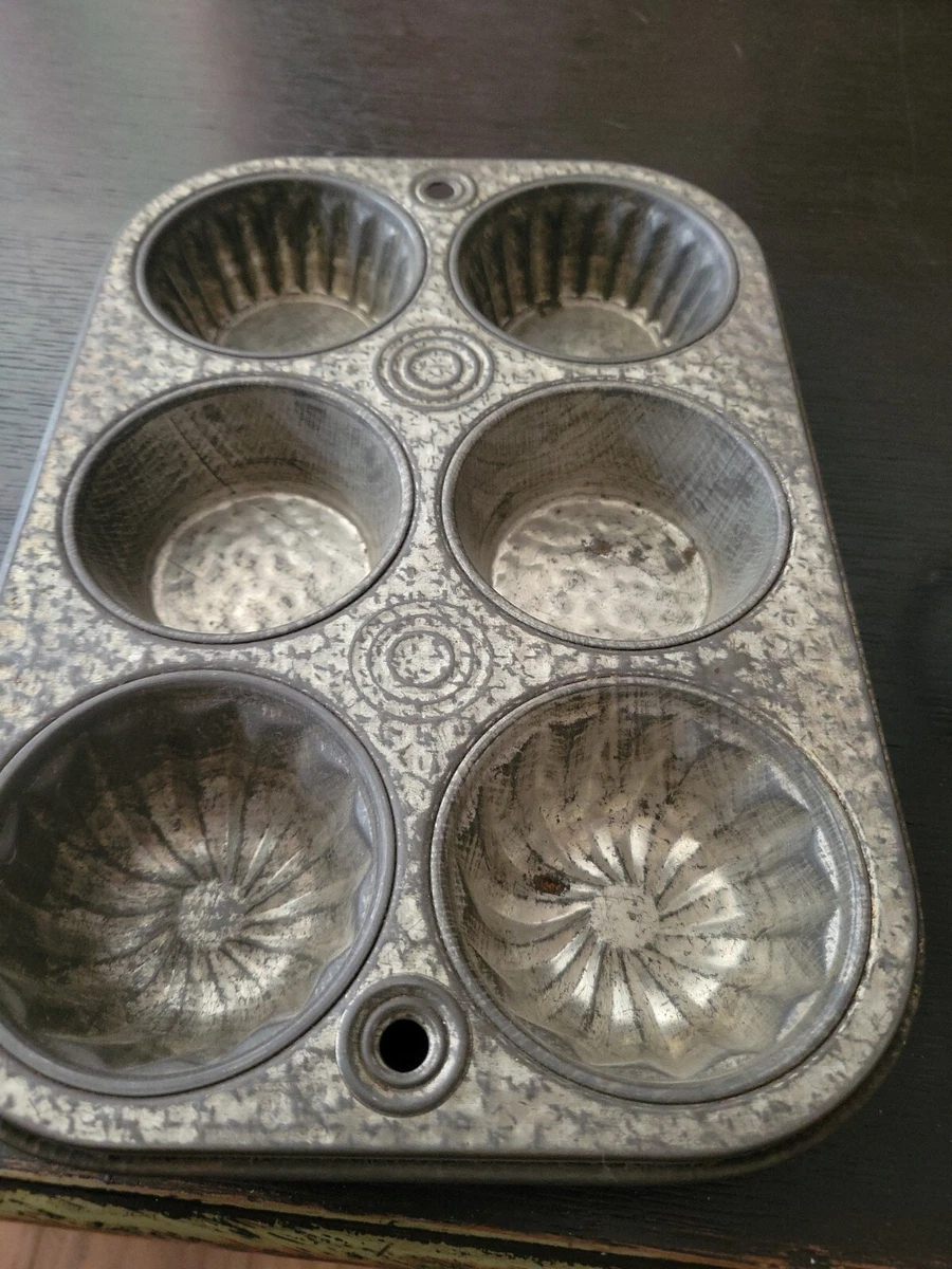 Vintage top muffin pan