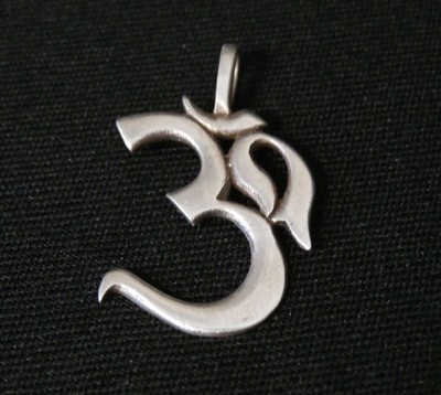 Vintage Sterling Silber Buddhist/Hindu ''OM'' Anhänger/Charm.  Preisvorschlag machen! #676