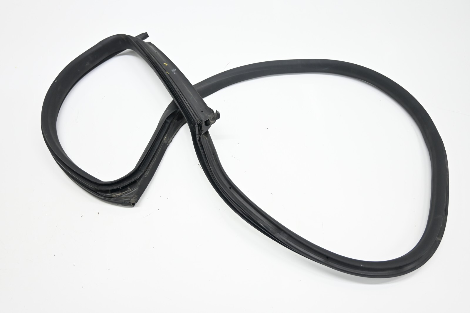 ⭐ 14-20 Maserati Ghibli Quattr Rear Left Weatherstrip Rubber Gasket Seal Oem