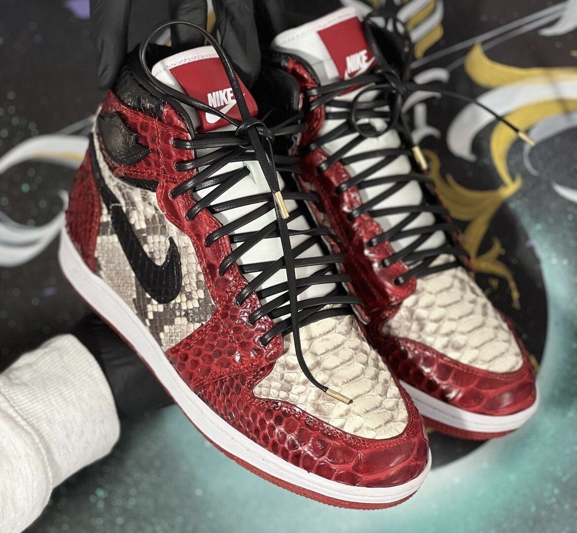 THE SHOE SURGEON AIR JORDAN 1 LUX 悩ましい FLOWER