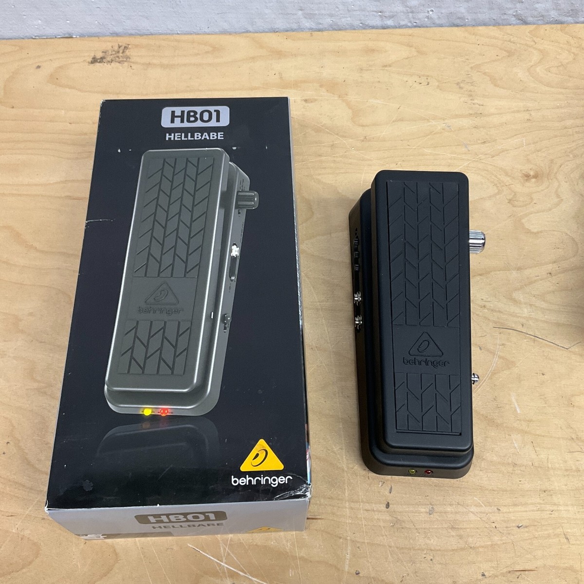ベリンガーHB01 Behringer HELL-BABE HB01 Wah-Wah Pedal HB01 B&H Photo Video