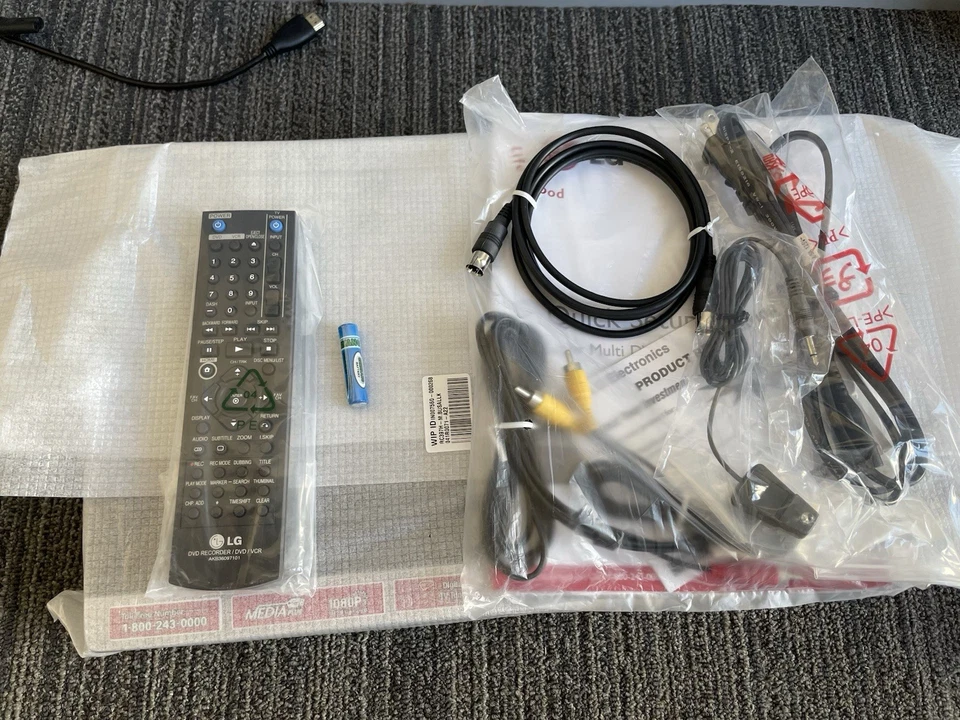 LG RC897T DVD VCR Combo Reproductor VHS a DVD Grabadora HDMI 1080p Sintonizador de TV Digital Foto 4 de 4