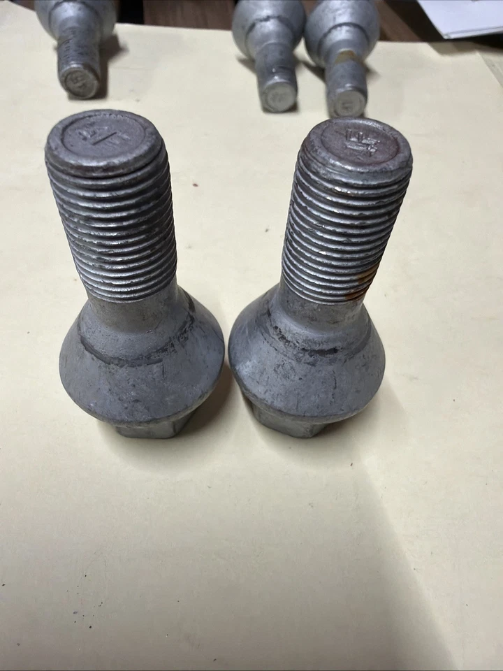 Juego de 2 pernos de rueda RAM PROMASTER 14-24 1500 - 3500 OEM usados MOPAR 68095788AA Foto 3 de 4