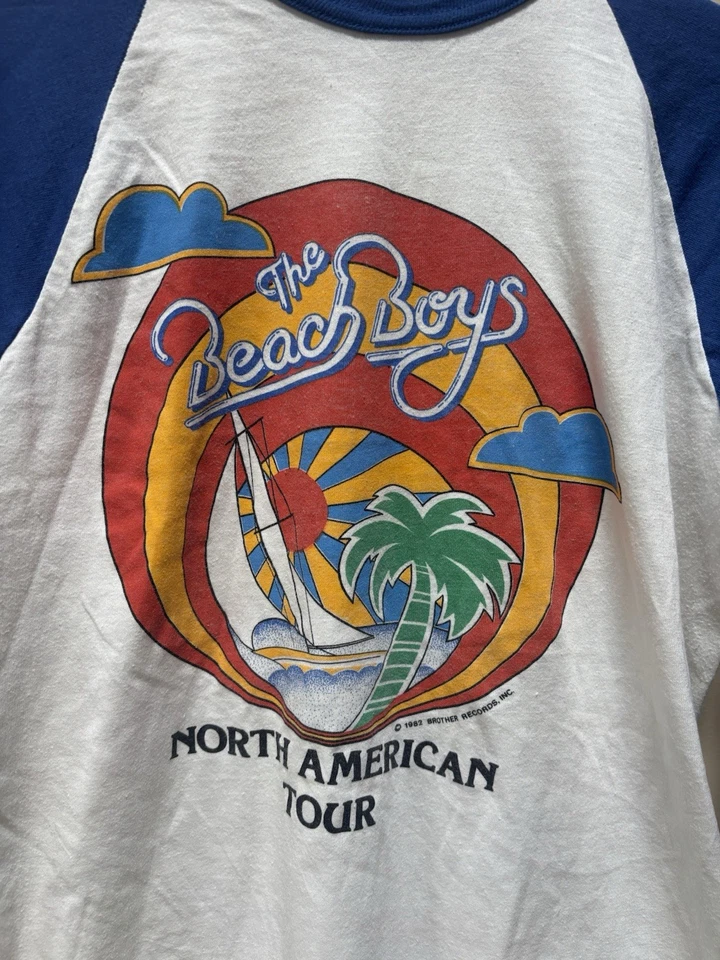 Camiseta 1982 The Beach Boys Tour Vintage Raglan Anos 80 Concerto Tamanho Médio - Imagem 4 de 4