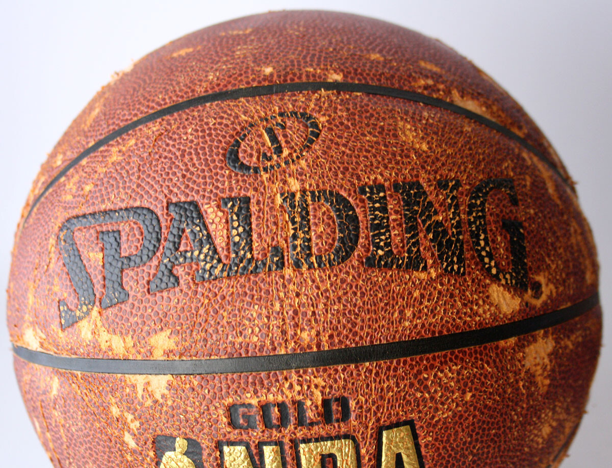 RARE SPALDING GOLD NBA INDOOR OUTDOOR BASKETBALL BALL SIZE 7 | eBay
