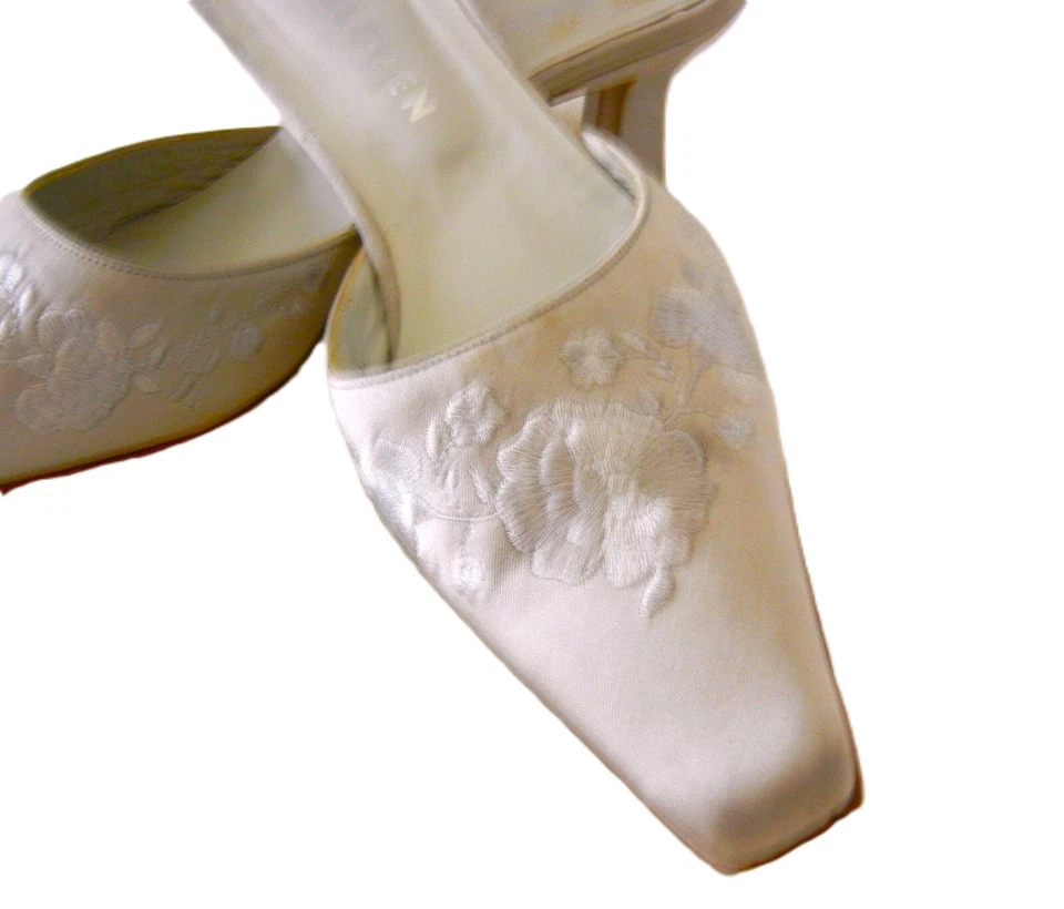 HALOGEN Silver Gray Satin Mules Spool Heels Shoes 10M - Image 2 of 4