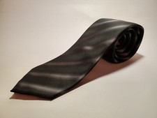 Van Heusen Tie 100 Polyester Black Gray striped design. W-2 3/4  L-57  