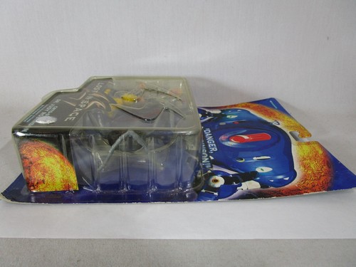 SEALED Lost in Space Movie Dr Judy Robinson Cryo-Suit Action Figure Trendmasters - Picture 4 of 5