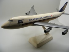 1/250 Singapore Airlines Cargo "Mega Ark" 747