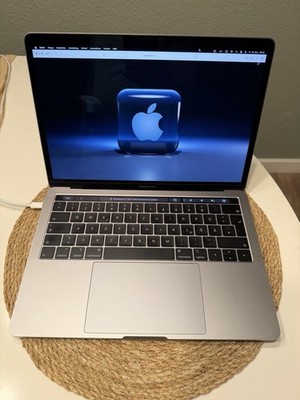 Verkaufe ein MacBook Pro 13 Zoll (Modelljahr 2019) in Space Gray, TOP Zustand!