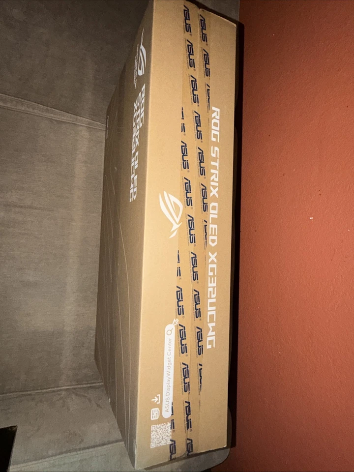 ASUS ROG Strix OLED XG32UCWMG 32" 4K 240 Hz OLED 0.03ms Dual Mode Gaming Monitor - Image 2 of 4