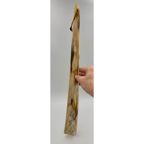 Vintage natural horn made in Scotland long shoehorn 20.5"