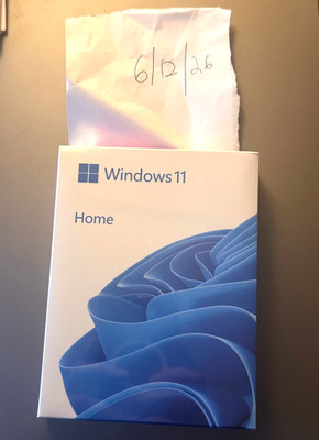 Microsoft Windows 11 Pro Professional 64-Bit USB Flash Drive Retail Sealed