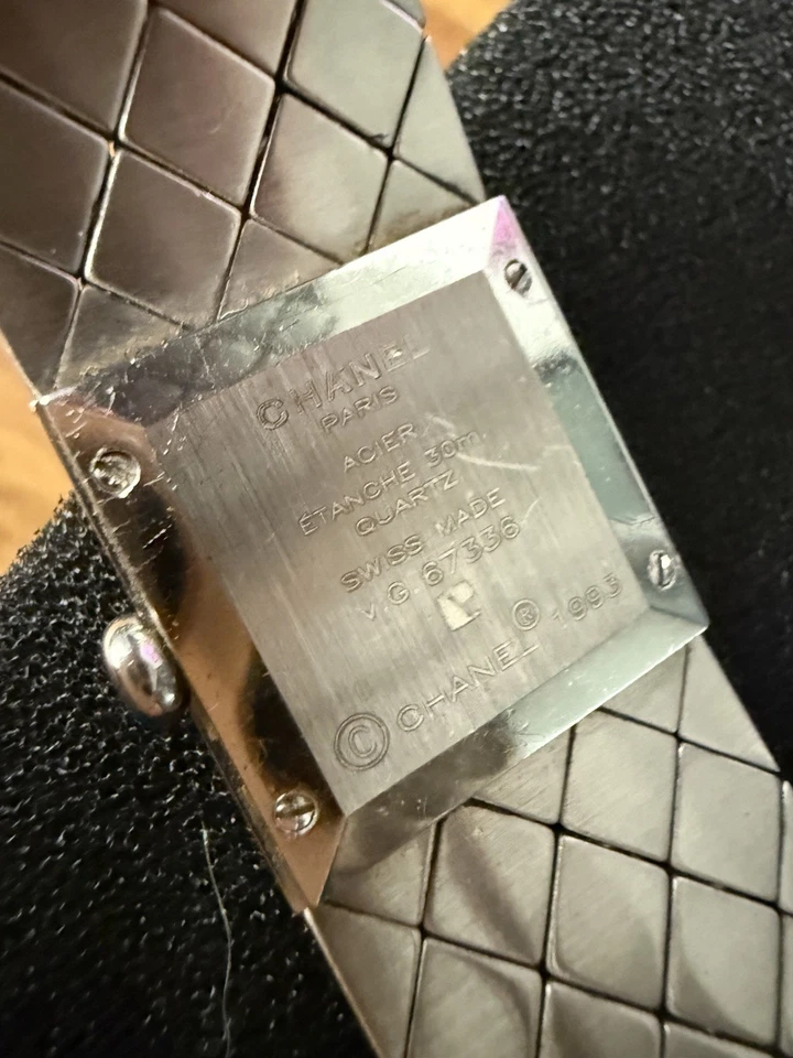 Женские часы Chanel Matelasse нержавеющая сталь 19 мм рабочие подлинные - Изображение 3 из 4
