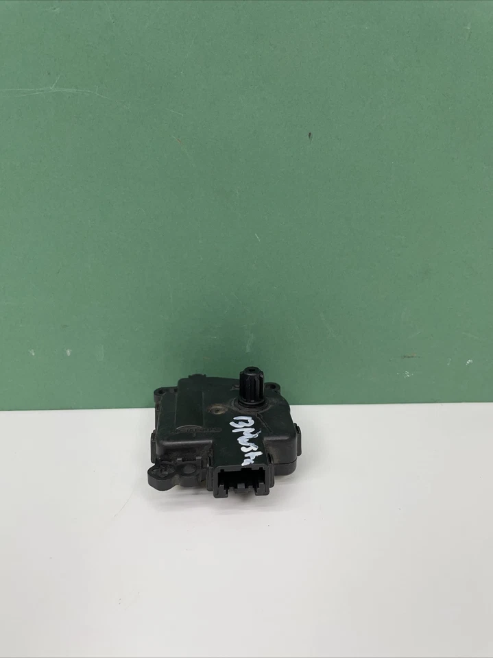 2013 福特野马混合门执行器 VPAR3H-19740-AA — 第 3/4 张图片