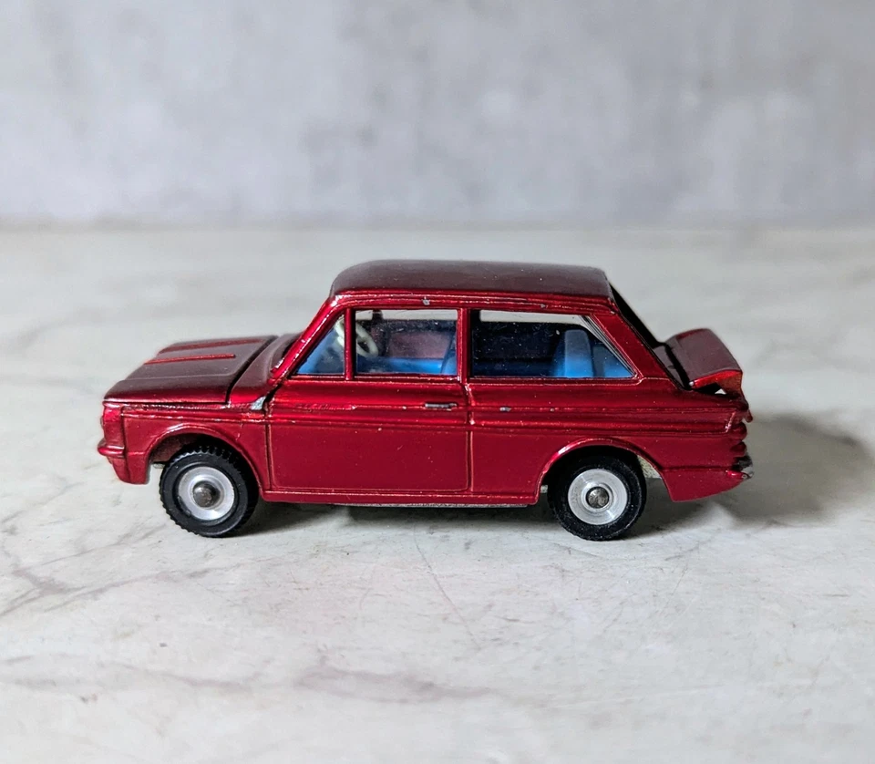 Dinky Toys 138 Hillman Imp de colección - interior borgoña y azul - en caja  Foto 2 de 4