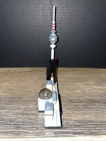 LEGO ARCHITECTURE: Berlin (21027) - COMPLETE w/ Manual