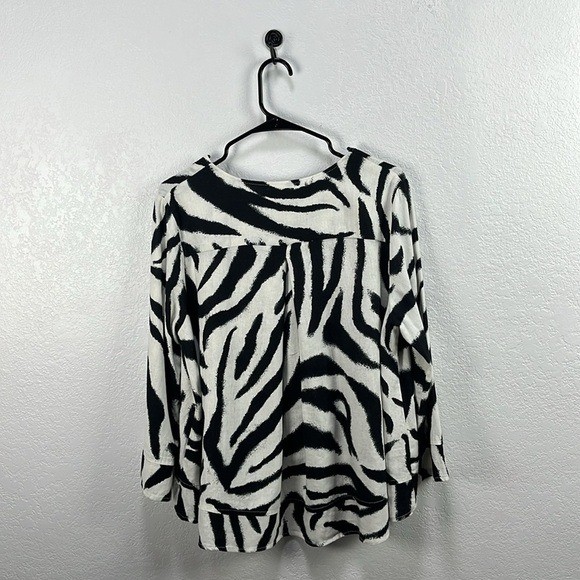 For Cynthia Women's Black and White Zebra Print Blouse Sz M  Linen Blend Career image 7