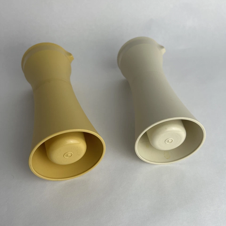 Tupperware Set Olio e Aceto Cruets Condimento per Insalata #1246 Oro e Crema - Immagine 3 di 4