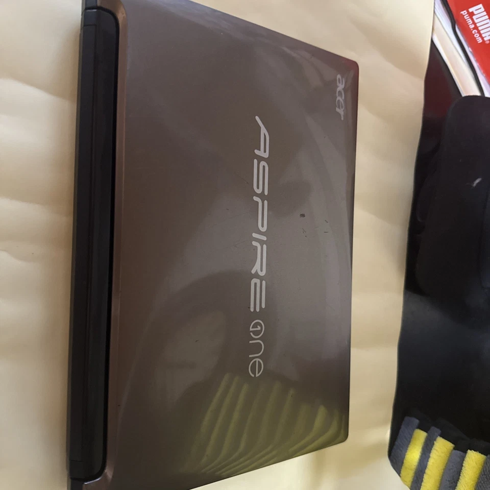 Acer Aspine One, Model PAV70, Windows XP Profesional, Color Black - Image 3 of 4