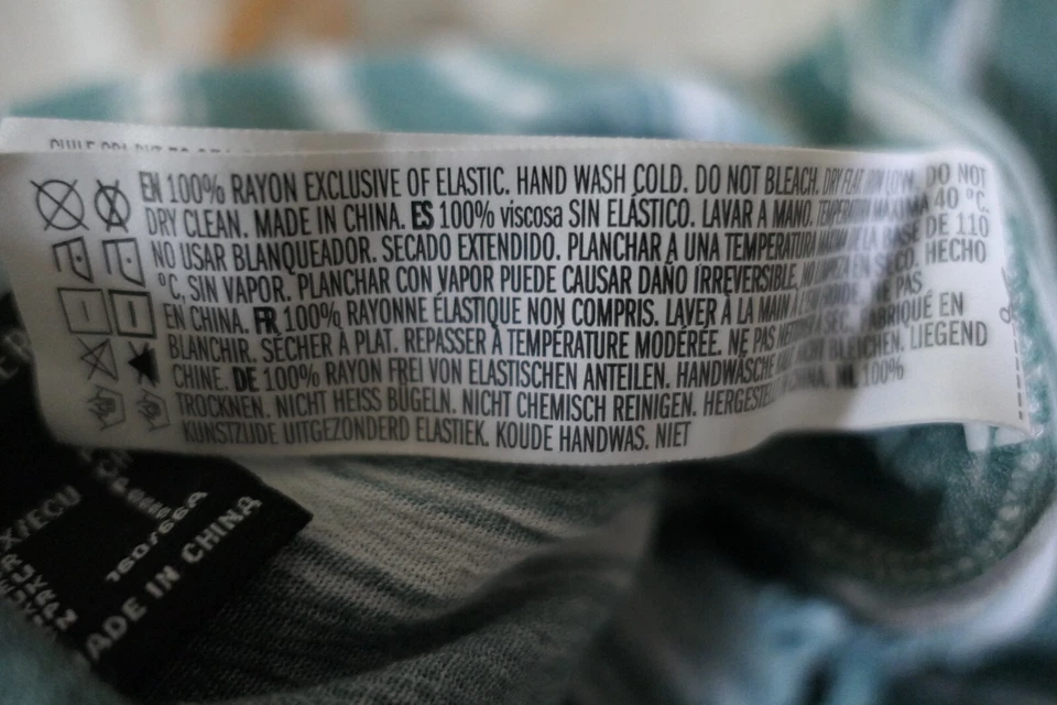 Pantalones Cortos Forever 21 Verde y Blanco Rayas Fluidos Suavemente Usados Talla: S Foto 4 de 4