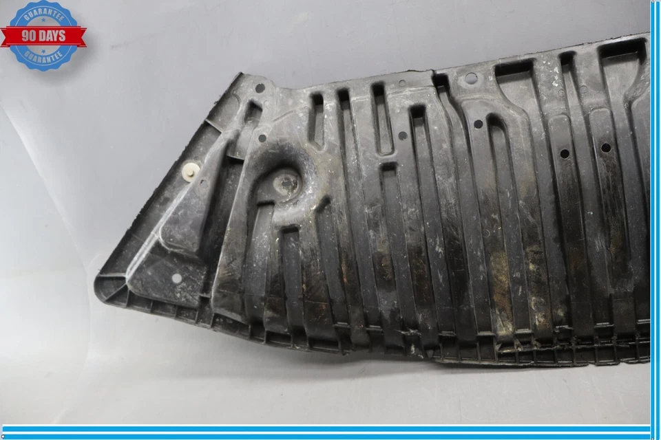 08-15 Protector contra salpicaduras de guardabarros inferior delantero del motor Mercedes W204 C300 C350 C250 OEM Foto 2 de 4