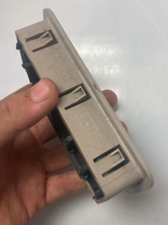 1997-2005 CHEVYVENTURE НАКЛАДНЫЕ ВЕНТИЛЯЦИОННЫЕ ОТВЕРСТИЯ КОНДИЦИОНЕРА P/N 10249563 ОРИГИНАЛЬНЫЕ ЗАПЧАСТИ GM - Изображение 4 из 4