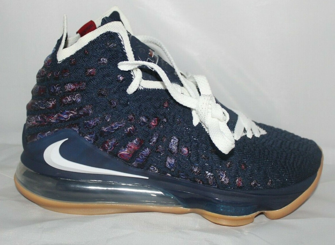 Nike LeBron 17 College Navy Blue Size 5 Men display picture 1