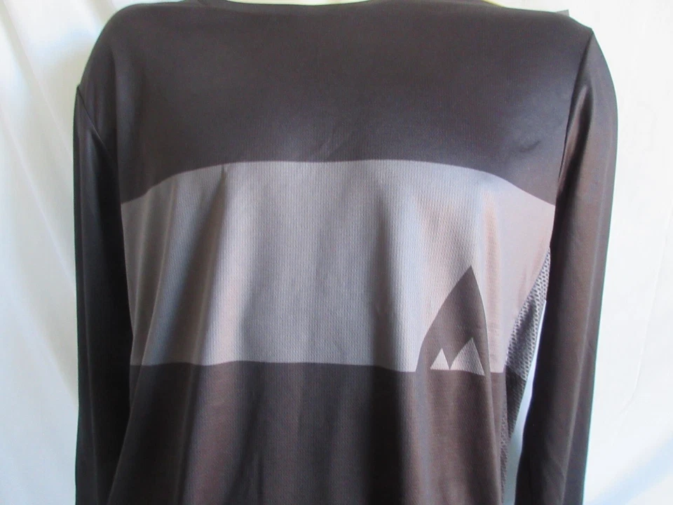 Camiseta base manga longa trilha tamanho GG nova com etiquetas - Imagem 2 de 4