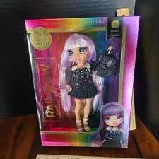 Rainbow Junior High Special Edition AVERY STYLES 9" Fashion Doll NIB NEW