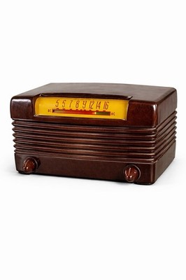 Vintage Wards Airline Bakelite Tube Radio Model 94BR-1525A Lights On Need Repair