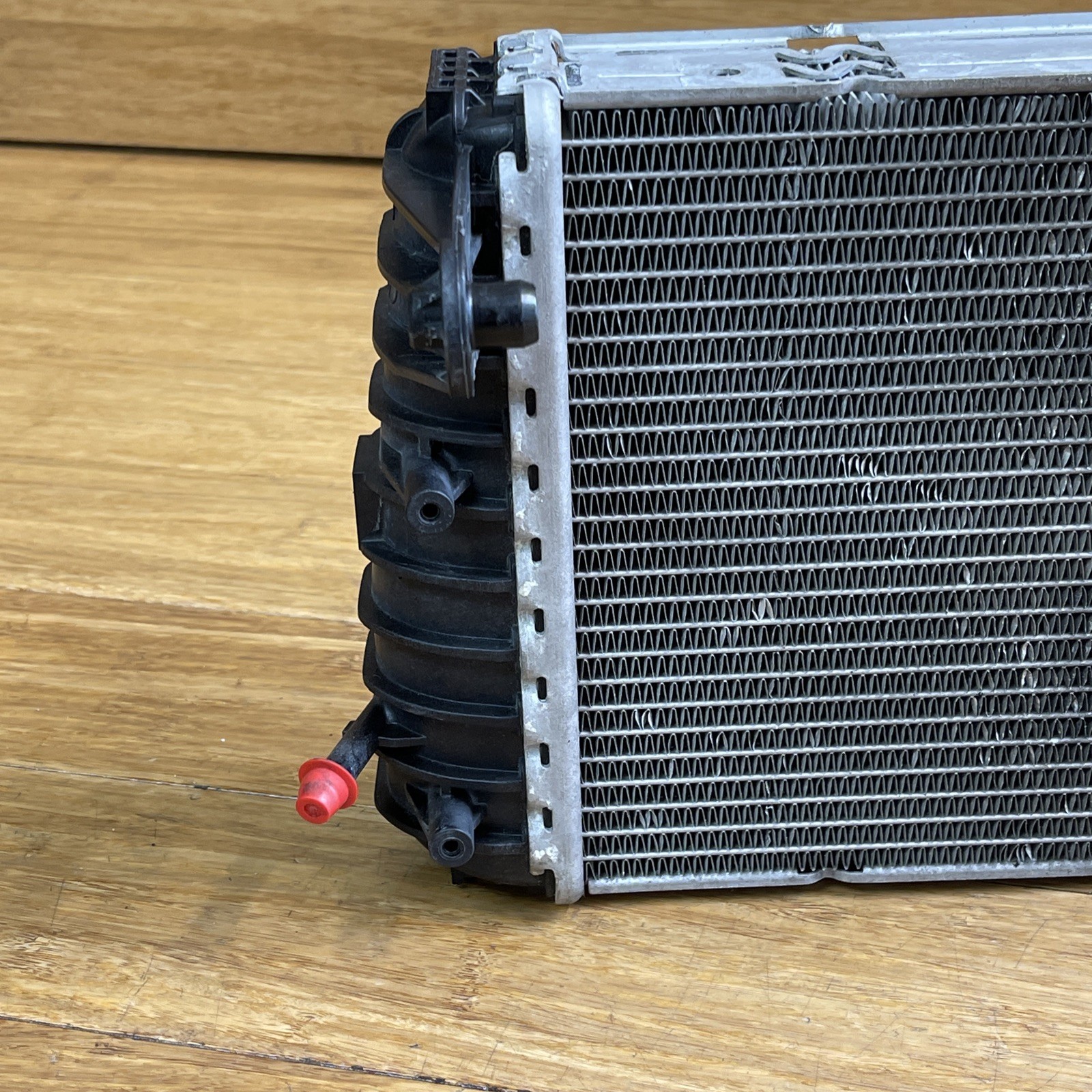 2017-2023 Audi R8 Radiator V10 4S 5.2L Rear Left Coolant 18k Miles OEM