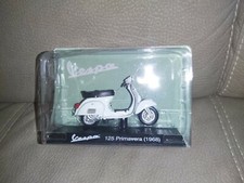 Piaggio Vespa - 125 PRIMAVERA - 1968 - SCALA 1/18 Collezione De Agostini 