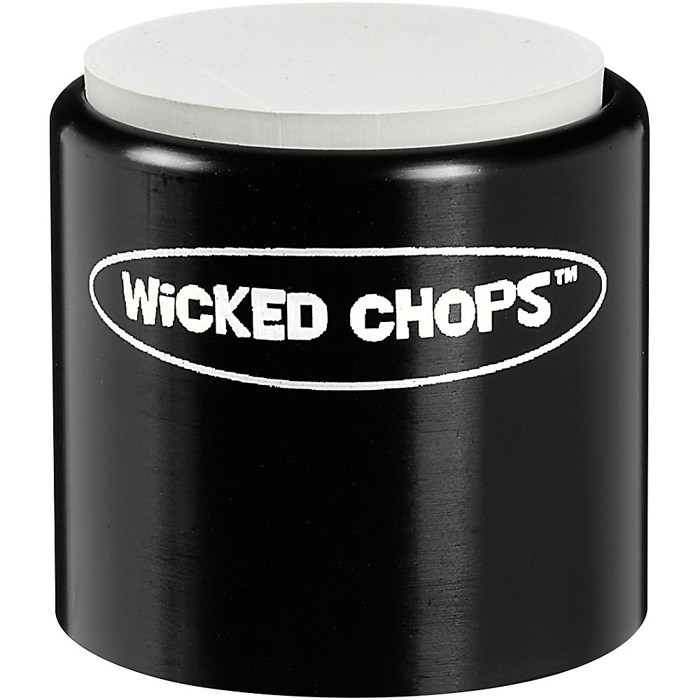 Впереди тренировочный коврик Wicked Chops