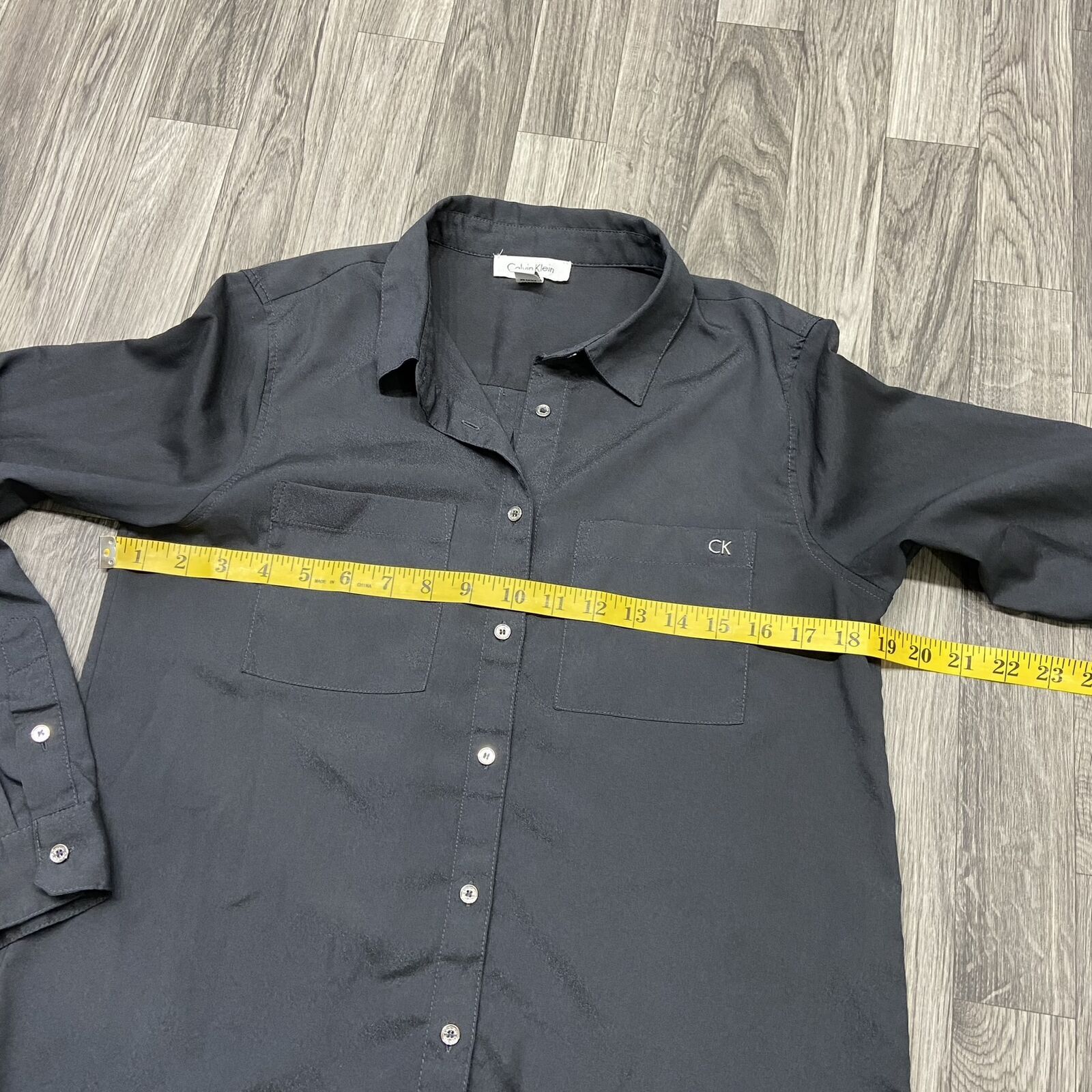 CALVIN KLEIN Collared Button Down Long Sleeve Gre… - image 5