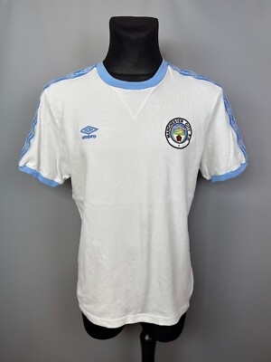 ウェア Umbro Manchester City MANCHESTER CITY 2010 2011 RETRO COTTON FOOTBALL SOCCER JERSEY MENS