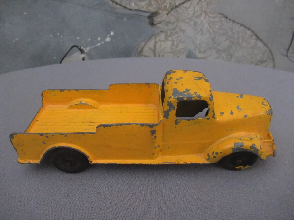复古 罕见 TOOTSIE TOY 1940 年代 MACK INTERNATIONAL PICKUP TRUCK 黄色压钢 — 第 4/4 张图片