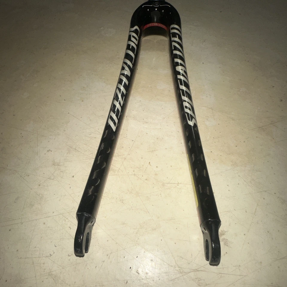 Garfo de carbono Specialized FACT 210 mm tubo de direção cônico aro 700c preto cinza vermelho - Imagem 4 de 4