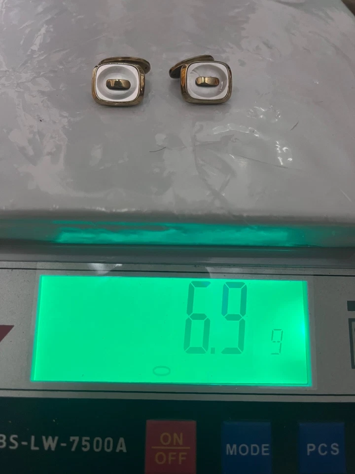 Manschettenknöpfe 333-er Gelbgold (Punze) 8 kt, Gewicht 6,9 Gramm, mit Perlmutt - Bild 2 von 3