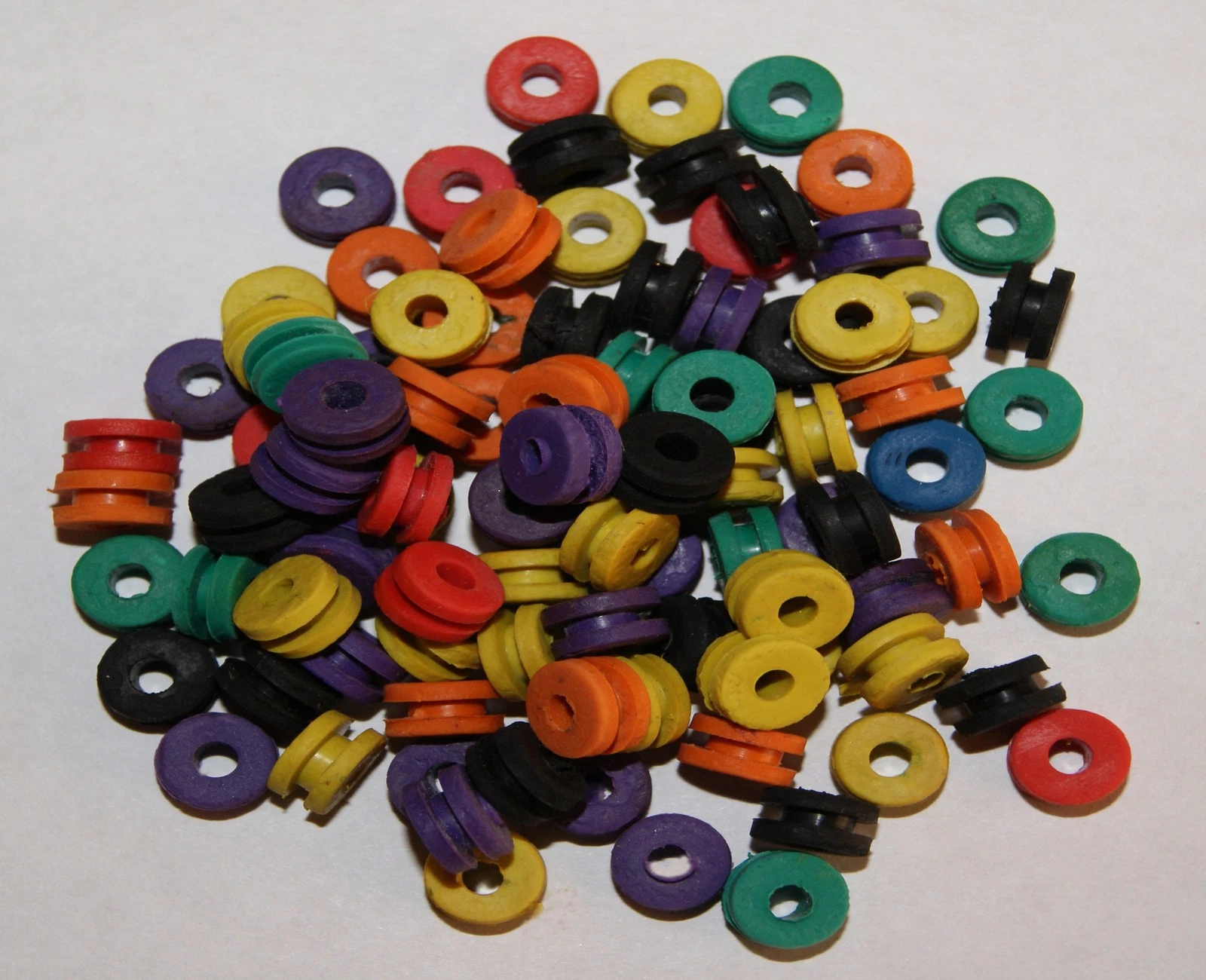 100 Tattoo Grommets 100 Rubber Bands 100 0' Rings Mixed Colors - product detail image 3