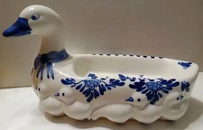 VINTAGE 1964 DELFT BLUE HAND PAINTED DUCK & DUCKLINGS BUTTER DISH BLUE WHITE