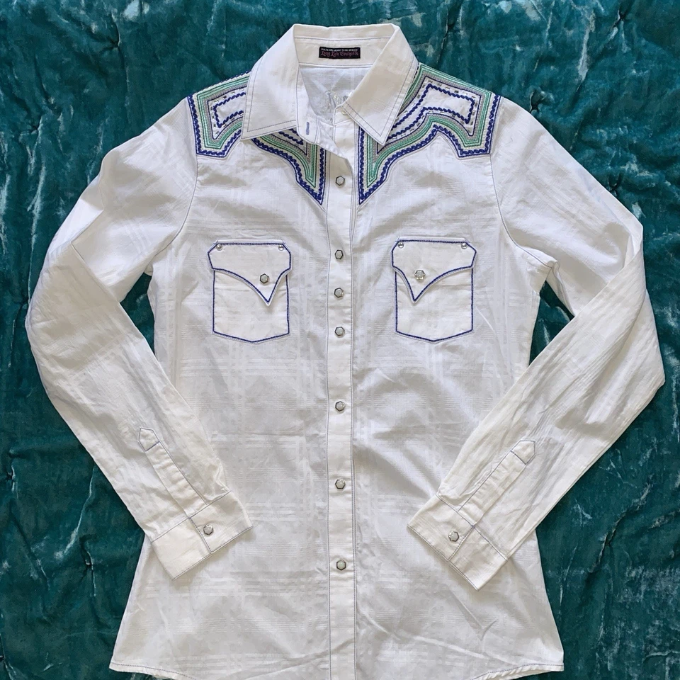 Женская футболка Wrangler Rock 47 с жемчужными пуговицами и вышивкой бисером - Изображение 3 из 4