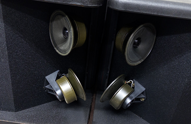 BOSE 301 AVM speaker 2 pairs AV MONITOR Working From Japan BOSE 301 AVM speaker 2 pairs AV MONITOR Working From Japan