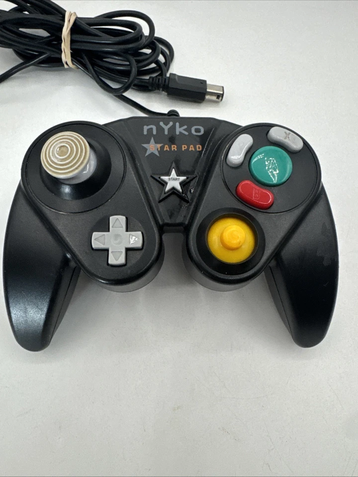 Black Nyko Star Pad Controller for Nintendo GameCube - Image 2 of 4