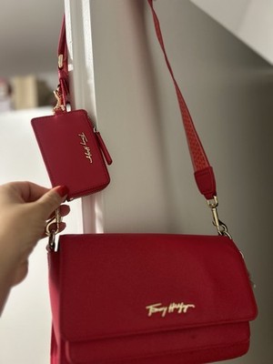 Tommy Hilfiger Crossbody Umhängetasche rot Kunstleder Logo-Gurt RV gold