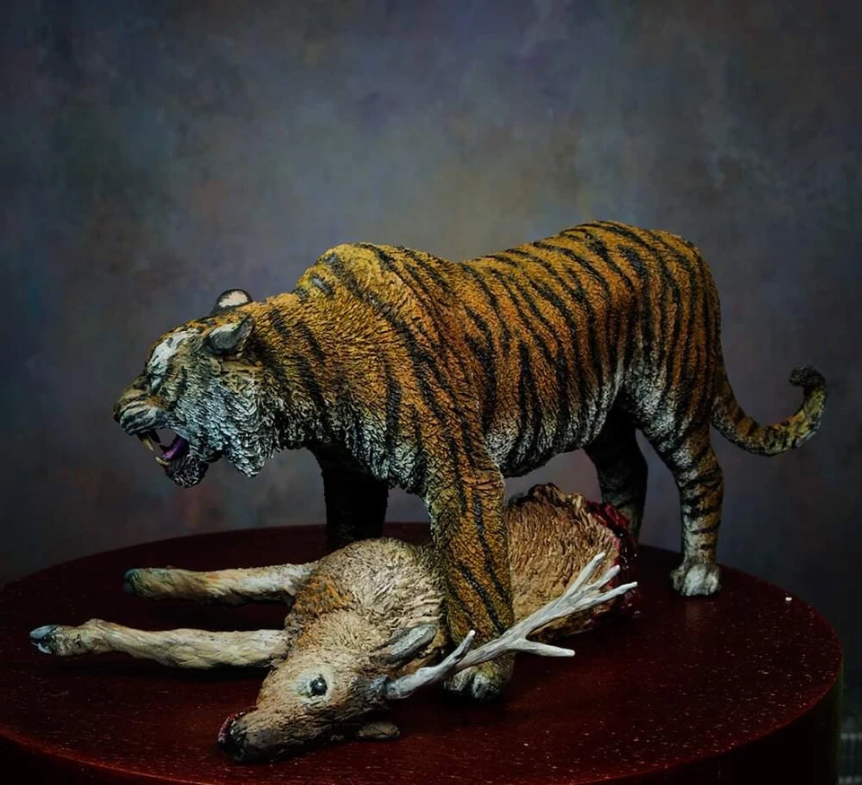 CIXMODELS 1:20/90mm CixM9008 ANIMAL SIBERIAN TIGER WITH PREY (no 75mm 54mm) - Immagine 4 di 4