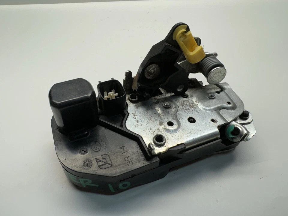 05-10 Chrysler 300 Actuador de cierre de puerta de pasajero delantero derecho 1120032 OEM Foto 2 de 4